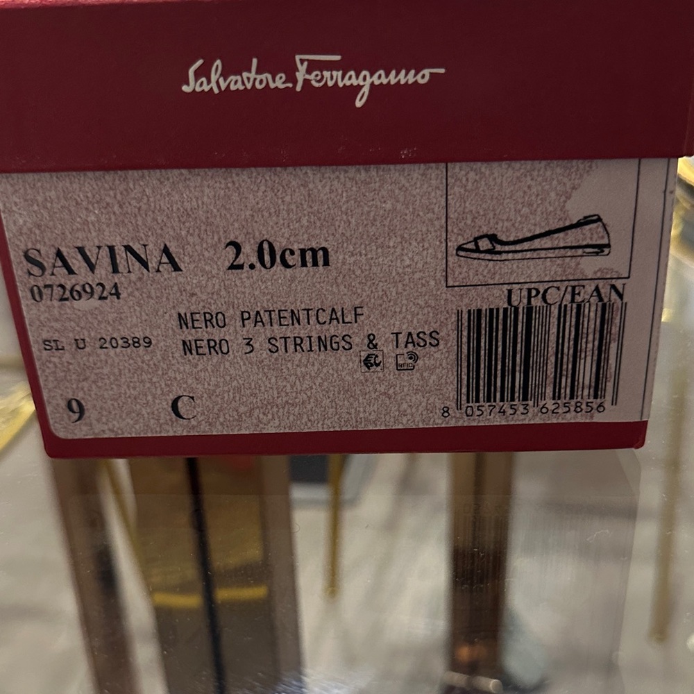 Salvatore Ferragamo Black Patent Vara Bow Flats - Picture 10 of 10